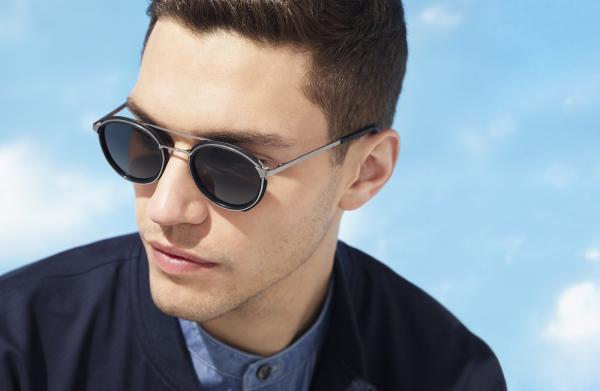 Man Wearing Eyeglasses