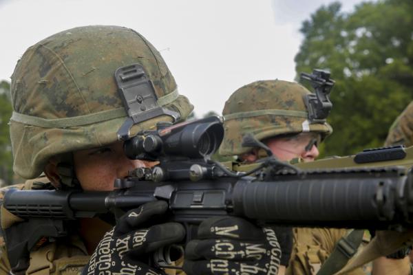 Marines Aiming