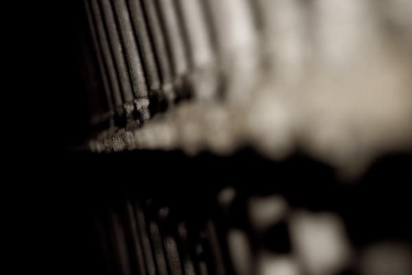 Metallic bolts