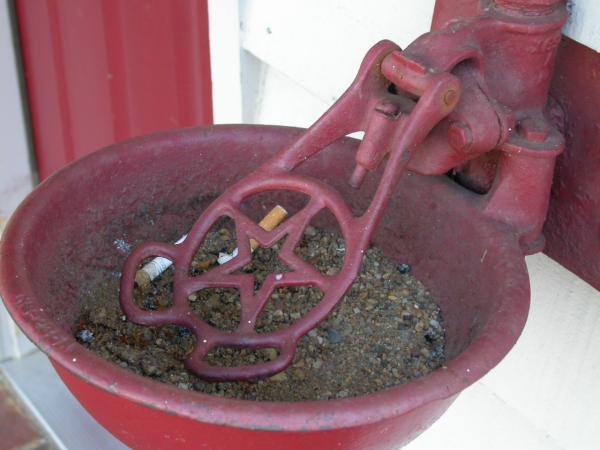 Metallic container with sigarettes