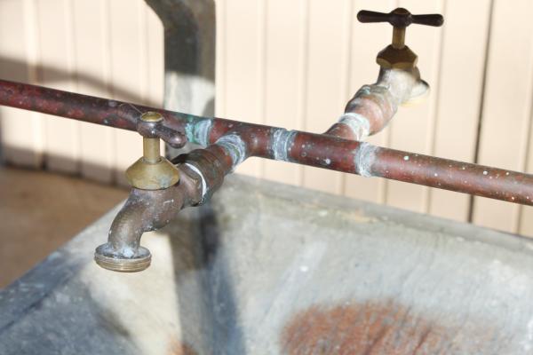 Metallic Sink and Faucet