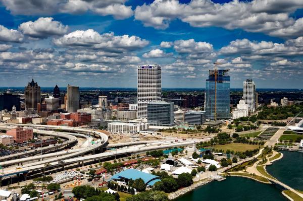 milwaukee shoreline
