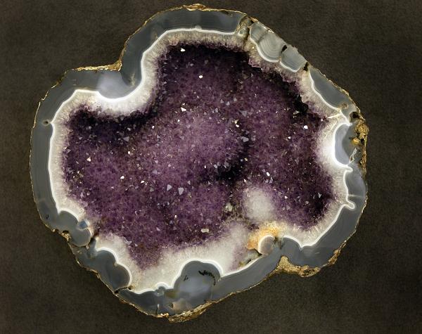 Mineral stone