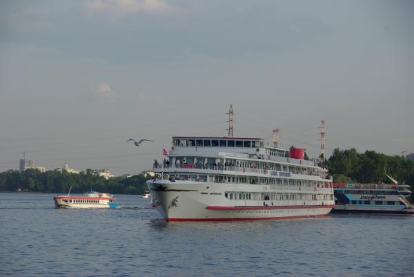 MS "Felix Dzerzinskiy" and hydrofoil Raketa-246