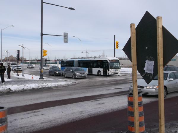 Opening day at the TTC's Vaughn station, 2017 12 17 -h