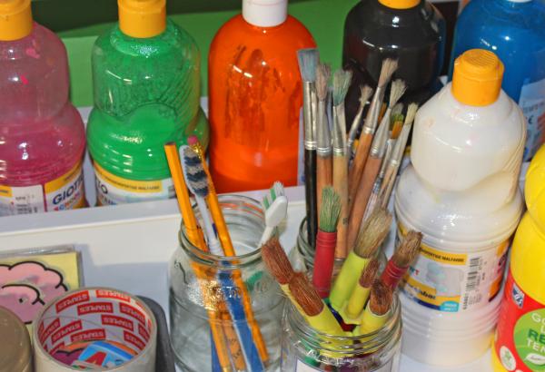 Paints and Paintbrushes - Paints for Kids