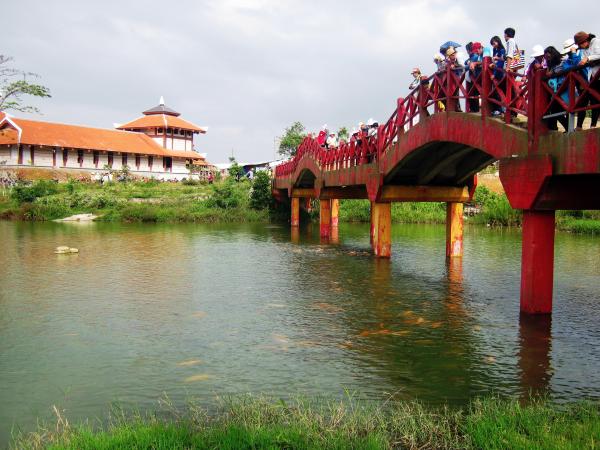 People on the Bridge