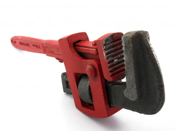 Pipe wrench