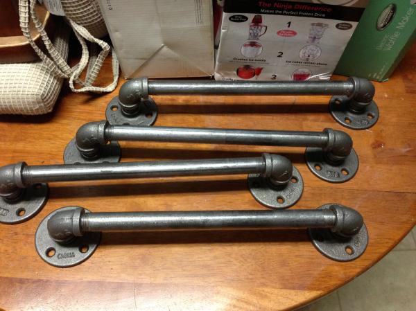 Pipes with handle