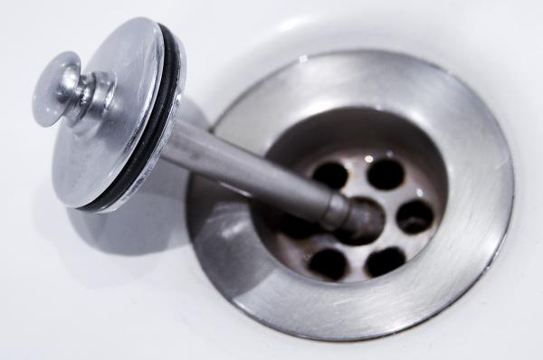 Plug and drain