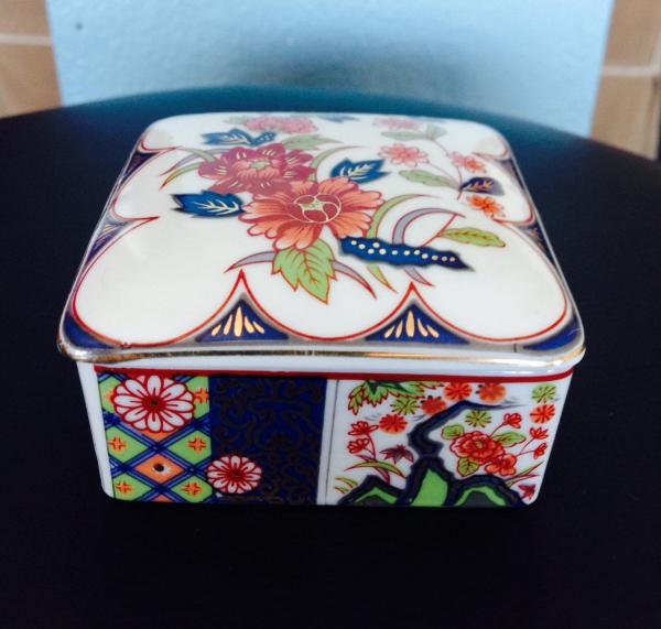 Porcelain i boxes