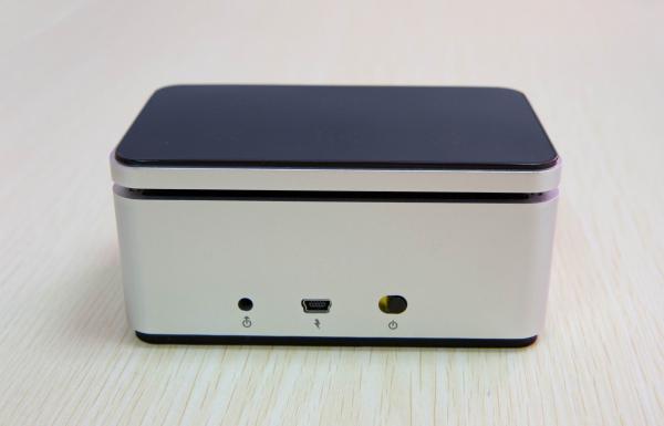 Portable stereo bluetooth speaker