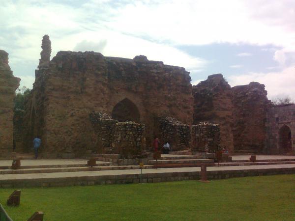Qutub minar Buildings