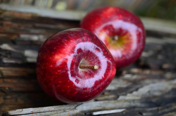 Red Apple