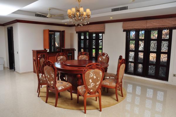 Royal Dining room