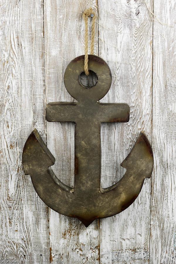 Rusted metallic anchor