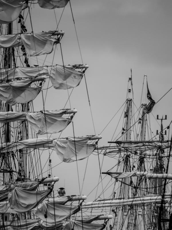Sailing ships masts