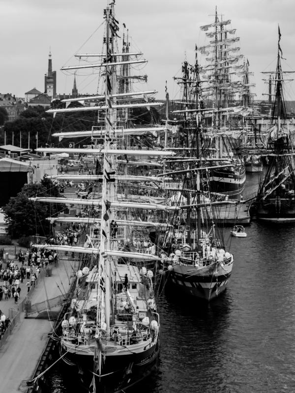 Sailing ships masts