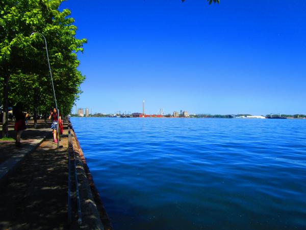 Scanning across Toronto harbour, from Corus Quay, 2017 06 08 -a