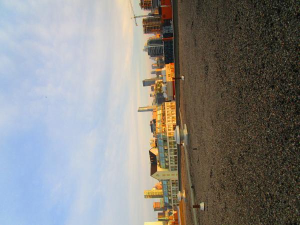 Scanning Toronto skyline, at dawn, 2017 06 12 E -aj