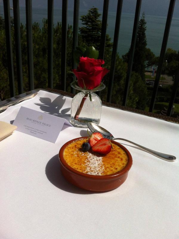 Scrumptious breakfast of Hotel Paris