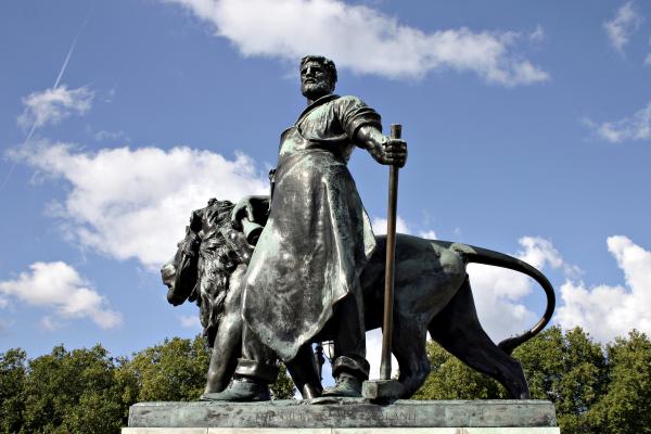Sculpture outside Wesminster Palace