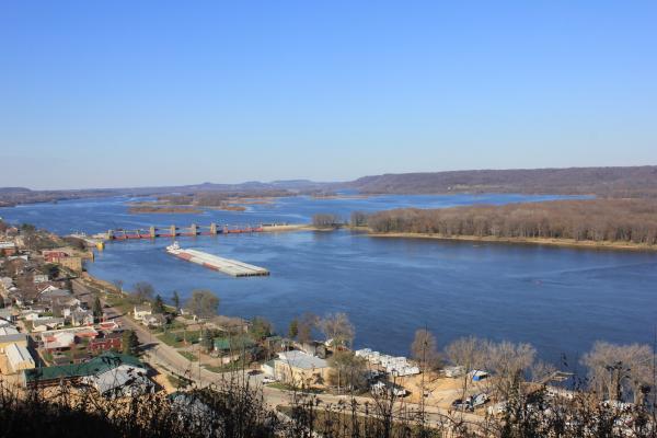 Ship on the Mississippi