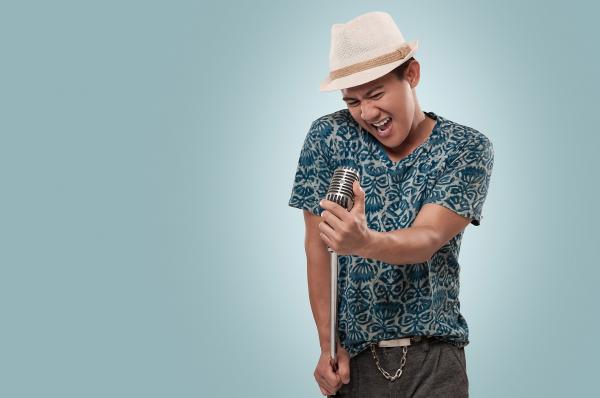 singing man