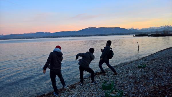 Skimming stones