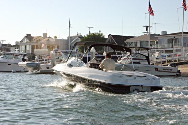 Speed boat