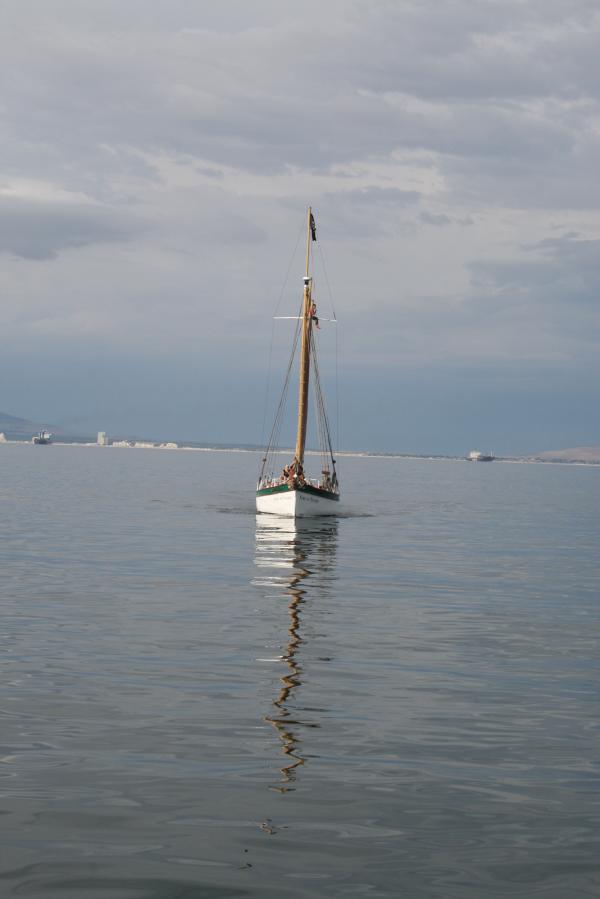 Spirit of Victoria reflected in Table Ba