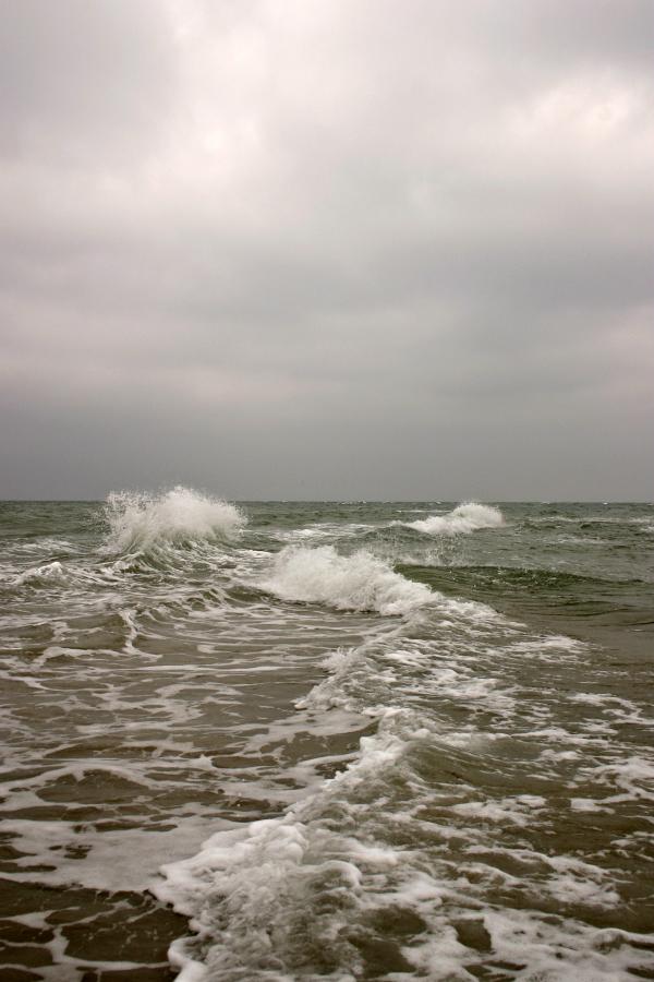 Splashing sea