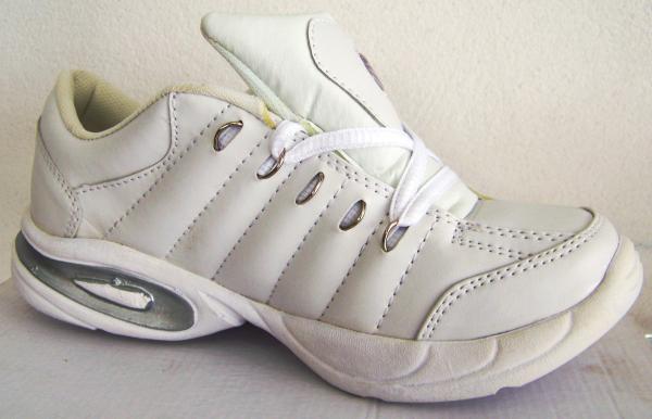 Sport shoe