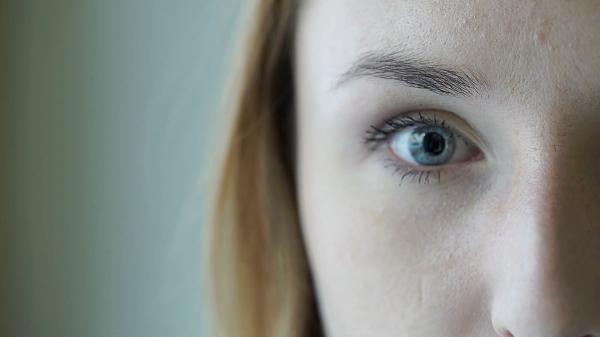 Staring eye