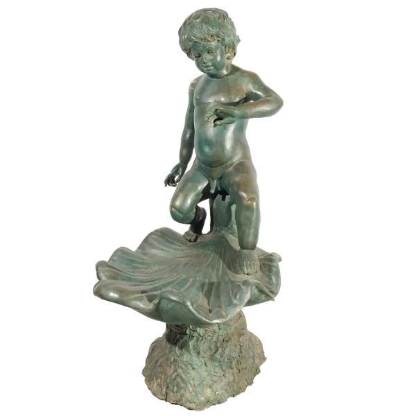 statue