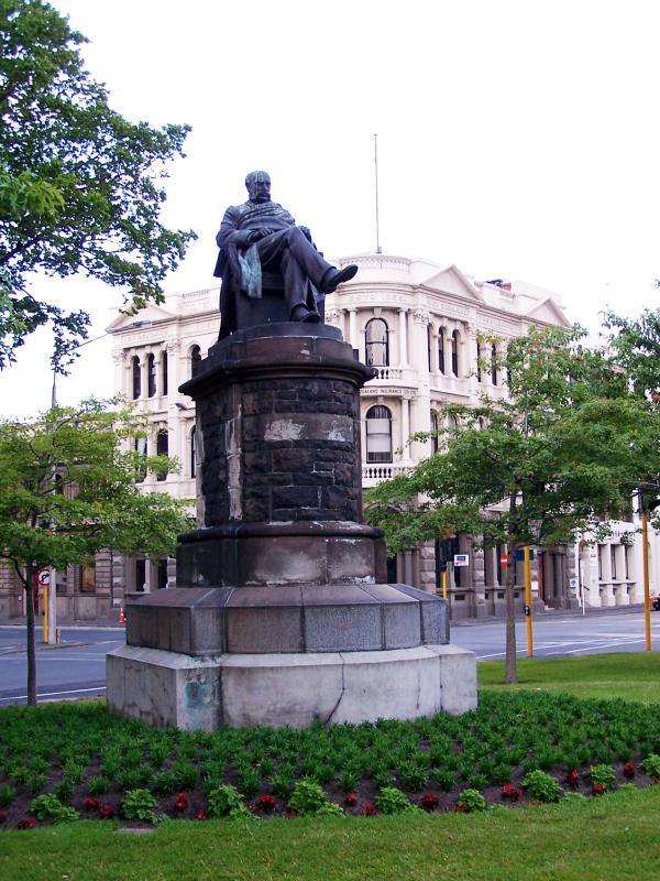 Statue in Queens Gardens Dunedin