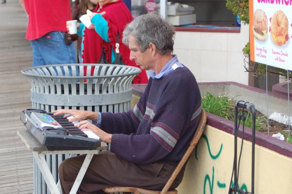 Street Performer 3