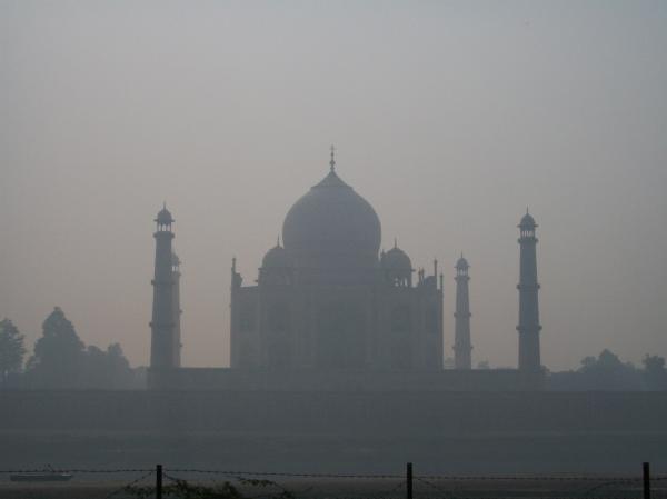Taj mahal in winter