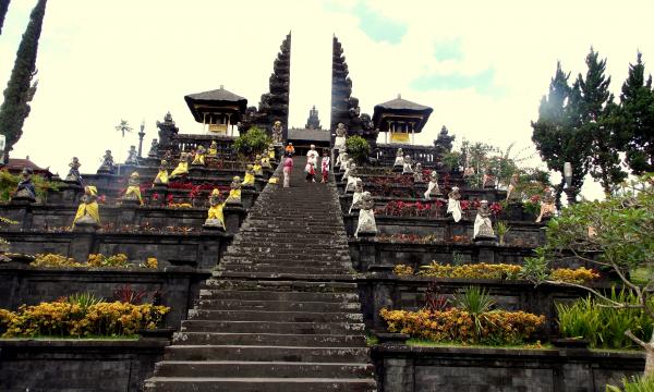 Temple besakih bali