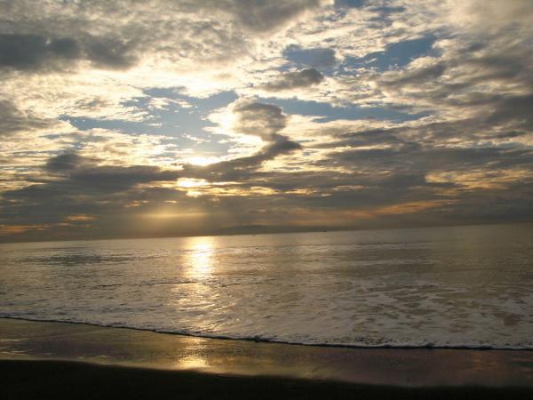 The atmosphere of coastal dunes