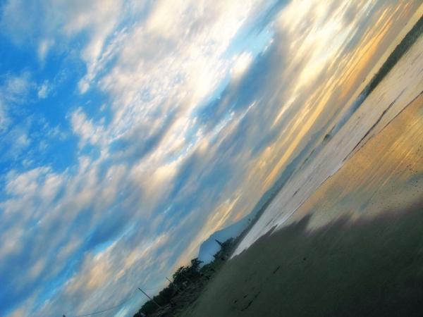 The atmosphere of coastal dunes