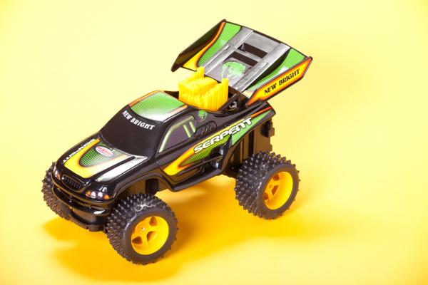 Toy car