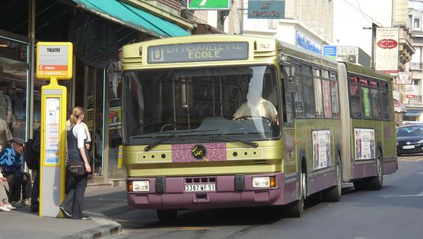 TUR - RVI PR118 n°742 - Ligne D