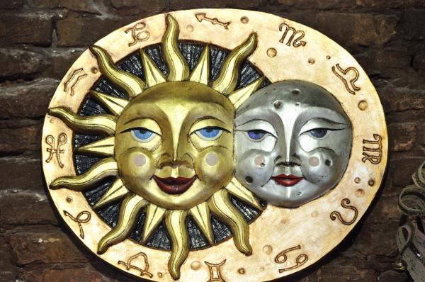 Venetian Carnival Mask - Maschera di Carnevale - Venice Italy - Creative Commons by gnuckx