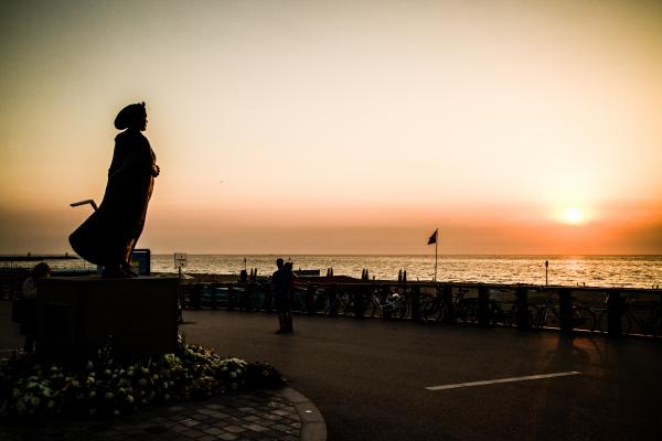 Waiting - Vissersvrouw (Fisherman's wife) Den Haag - Scheveningen