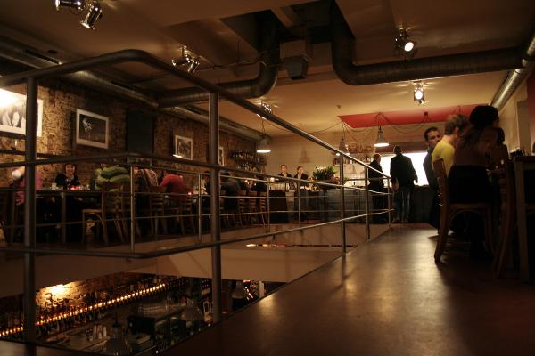 Wide angle restaurant